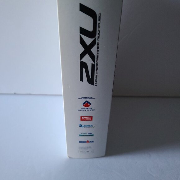 2XU - COMPRESSION PERFORMANCE RUN SLEEVE - UNISEX TITANIUM /BLACK SIZE XL NWT - Picture 3 of 11